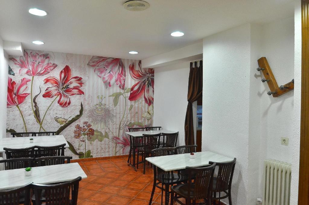 Residencia Ziri Hotel Granada Exterior photo