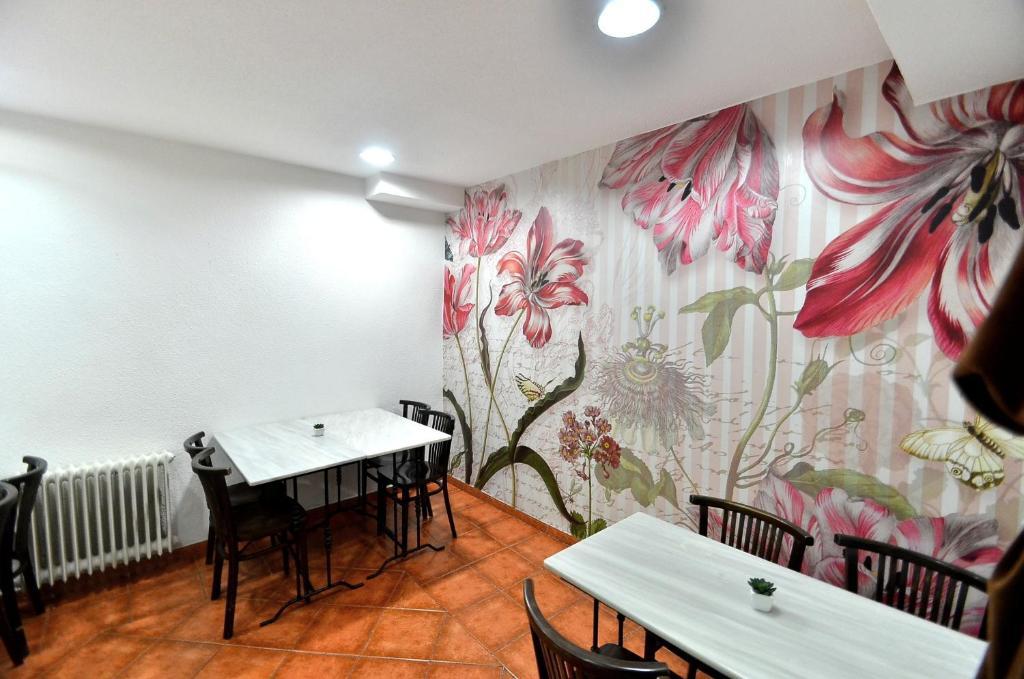 Residencia Ziri Hotel Granada Exterior photo