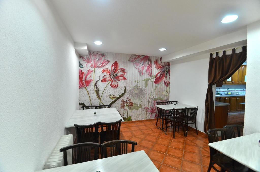 Residencia Ziri Hotel Granada Exterior photo