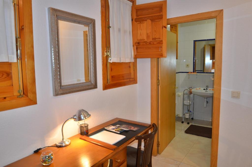 Residencia Ziri Hotel Granada Room photo