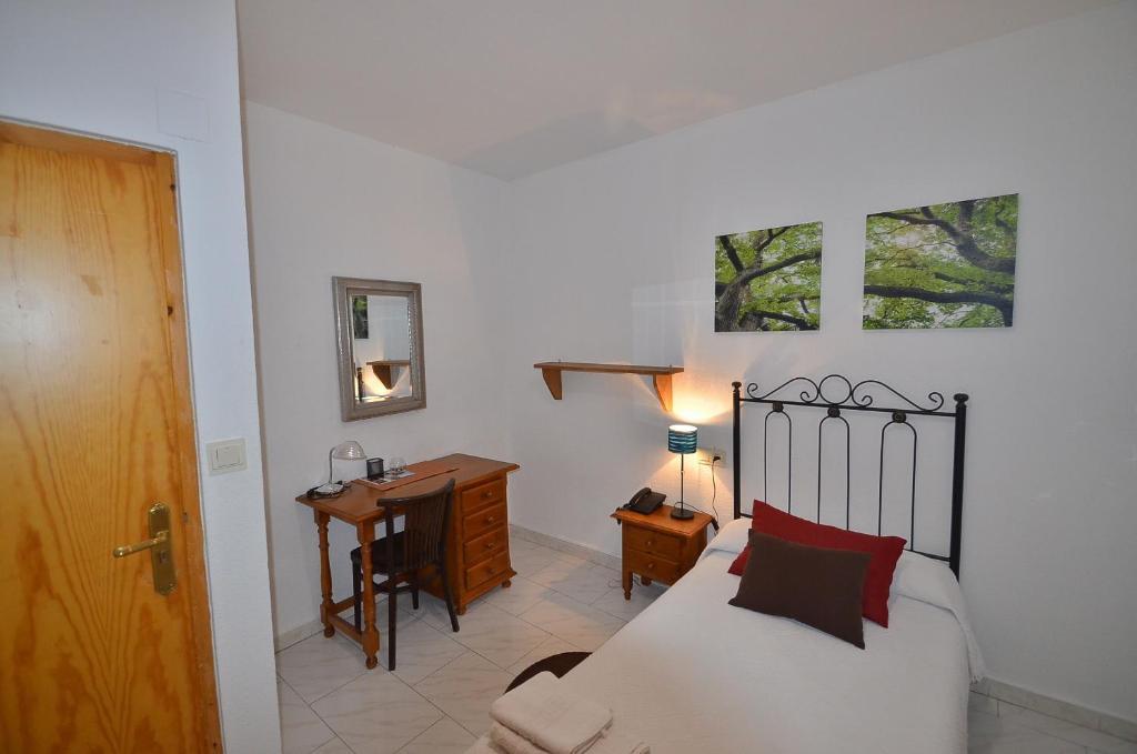Residencia Ziri Hotel Granada Room photo