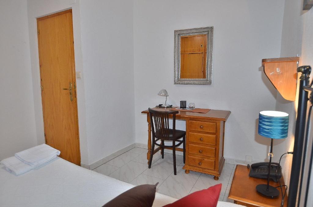 Residencia Ziri Hotel Granada Room photo
