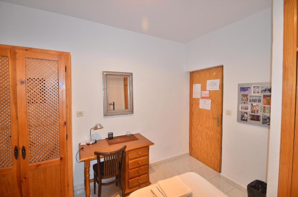 Residencia Ziri Hotel Granada Room photo